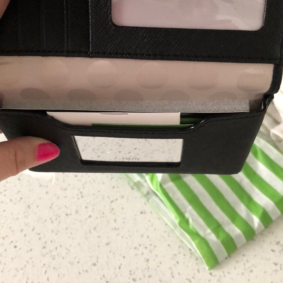 Kate spade ♠️iPhone Wristlet - Picture 7 of 8